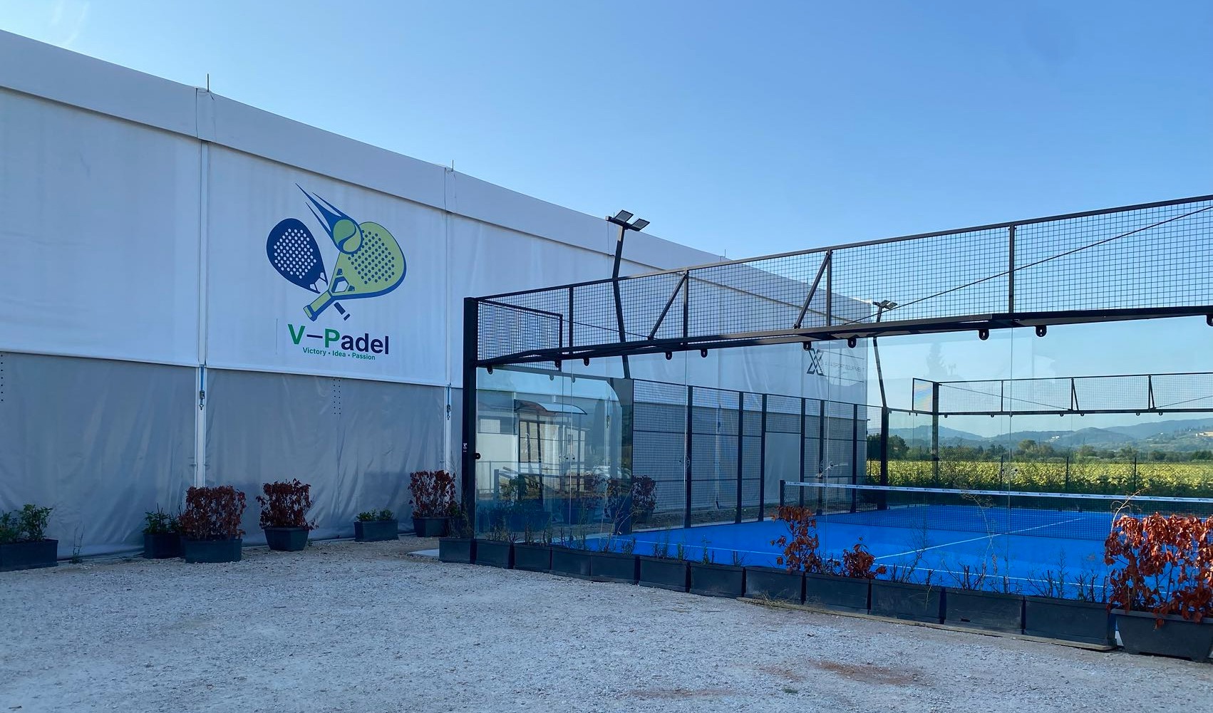 VIP  PADEL CLUB logo