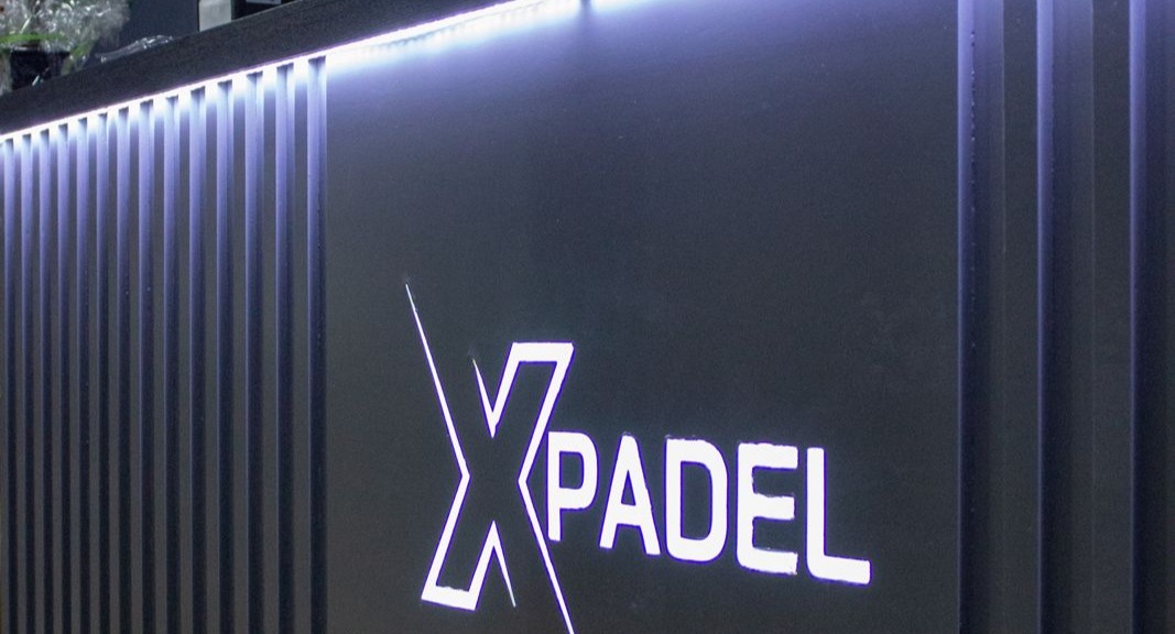 X PADEL CENTER  logo