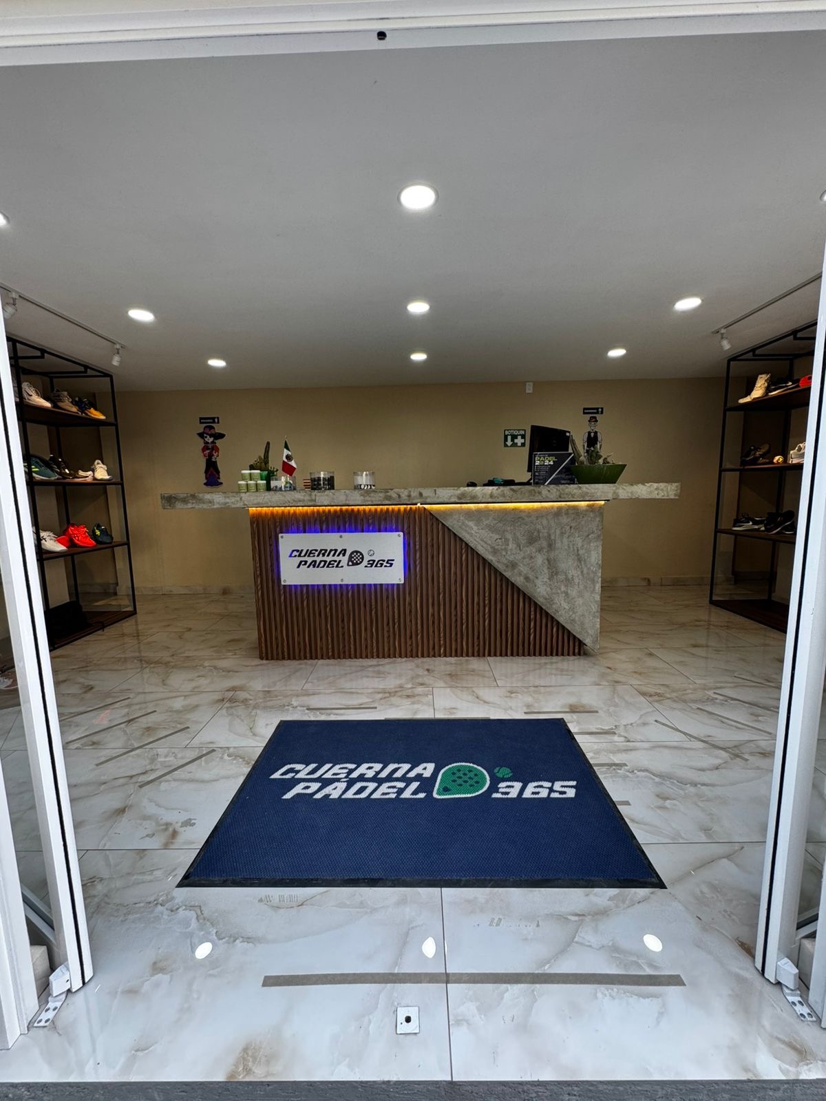 Cuerna Padel 365