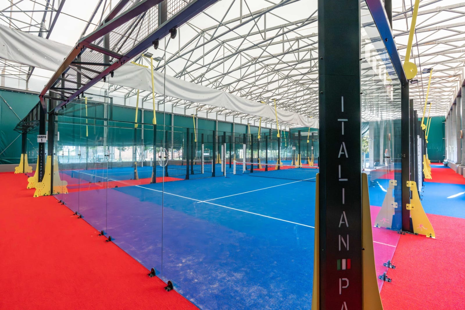 Patio Central Padel & Tennis