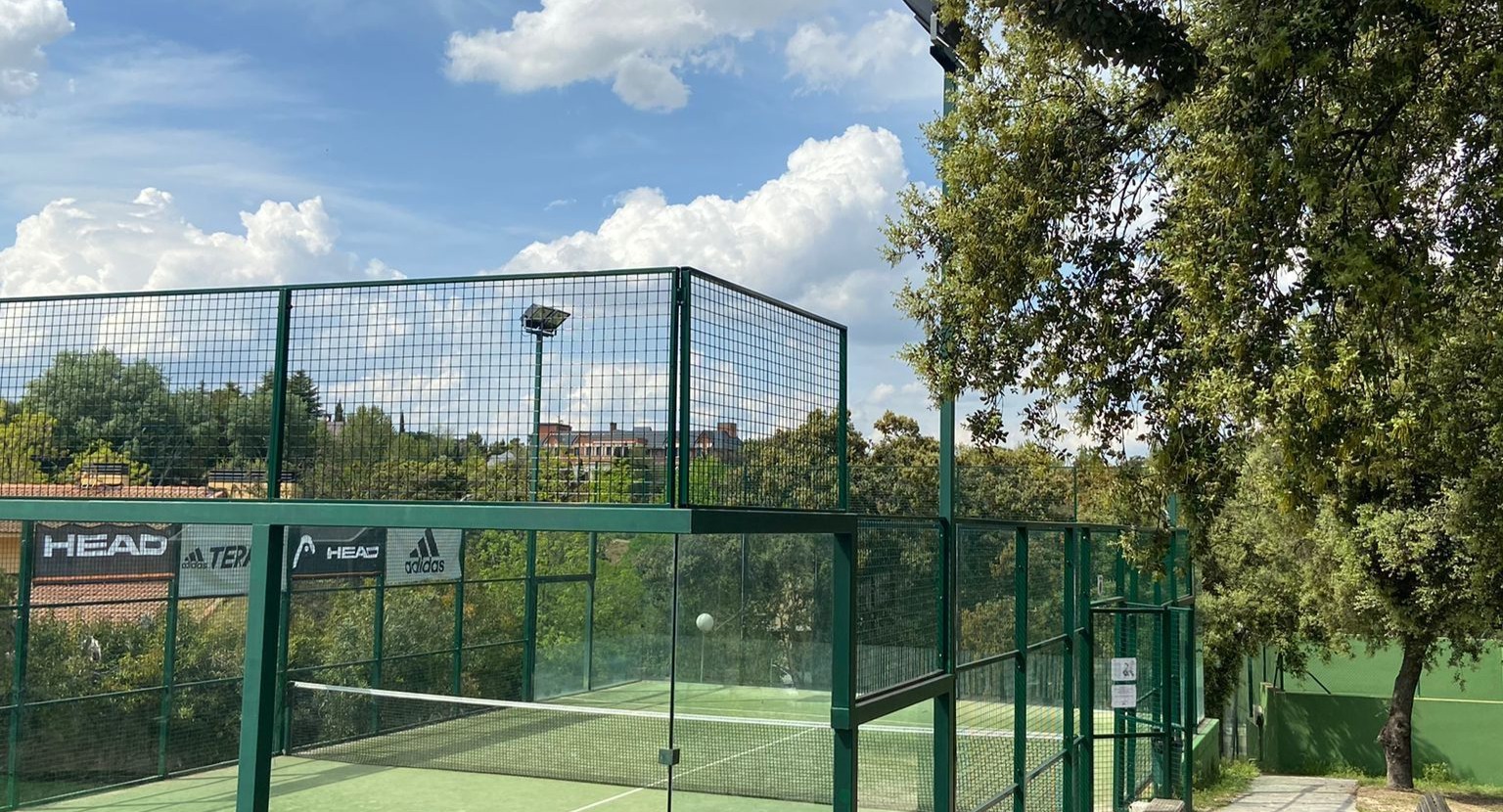 White Flakes Padel Center