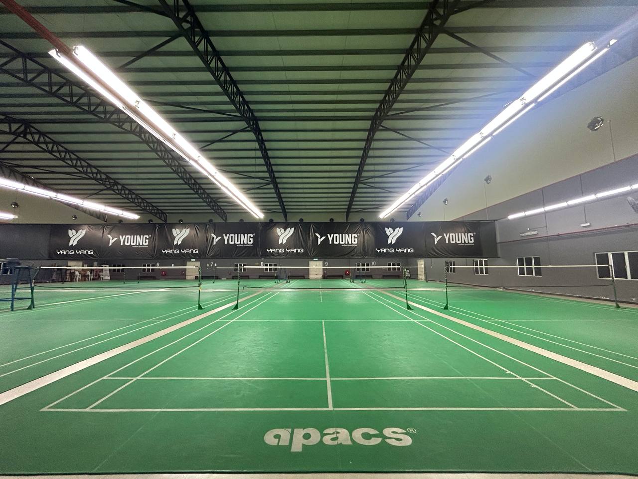 Arena Badminton YMCA - Photo 1
