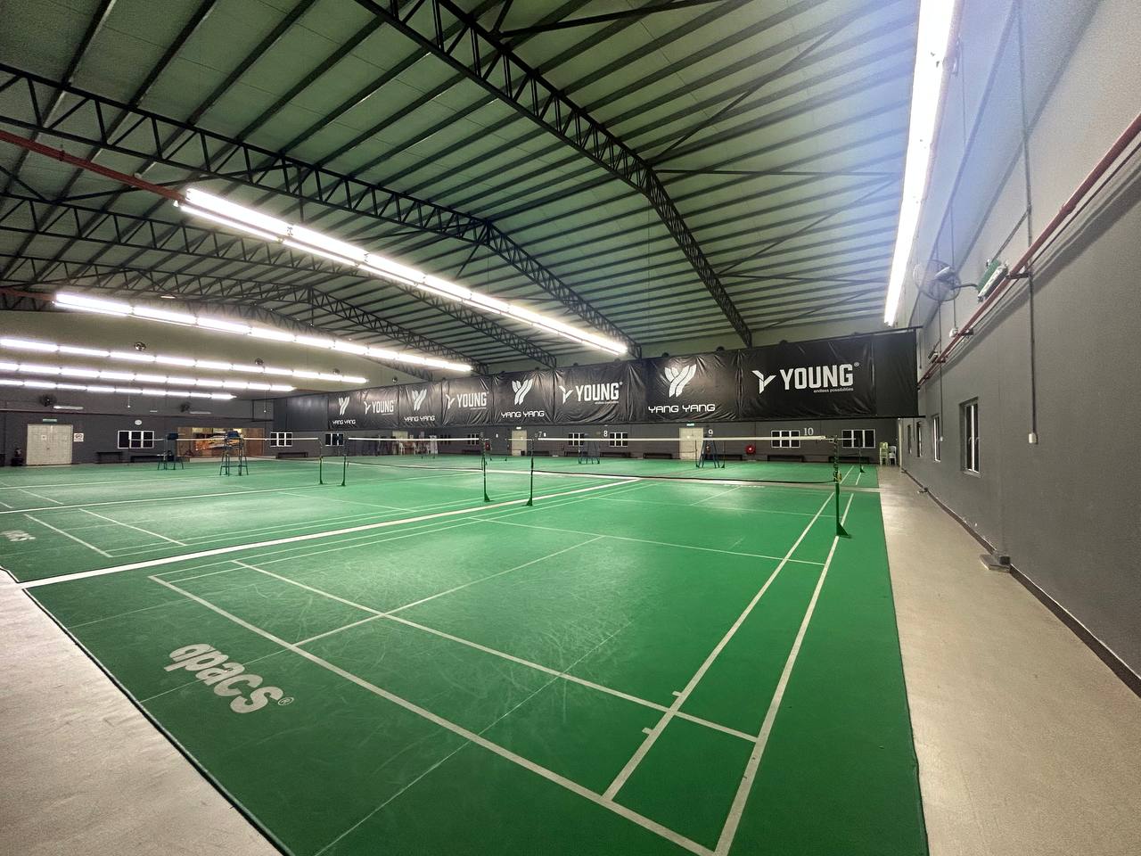Arena Badminton YMCA - Photo 2