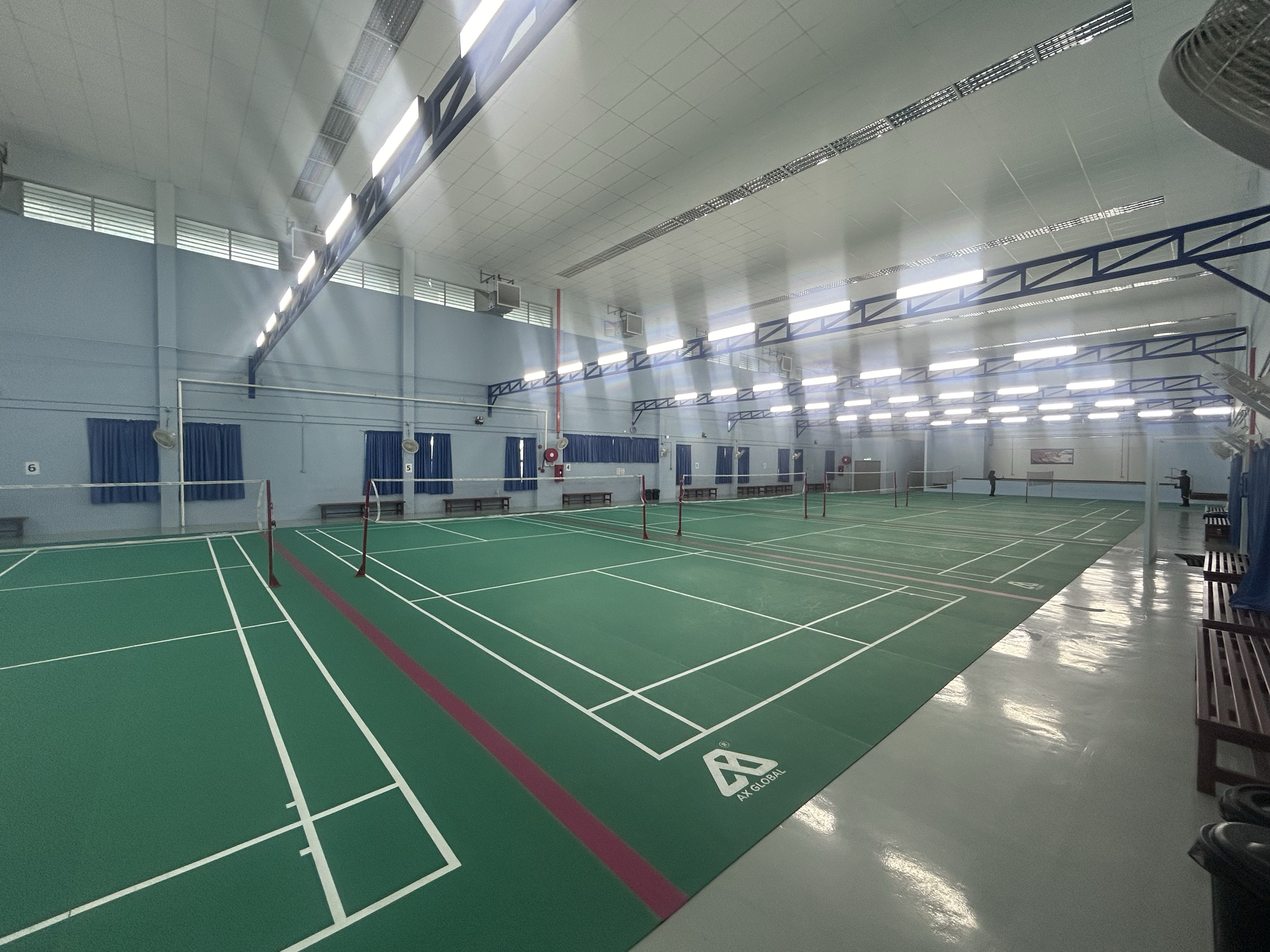 Bayan Lepas Badminton Arena (Dewan Lengkok Kelicap) - Photo 4