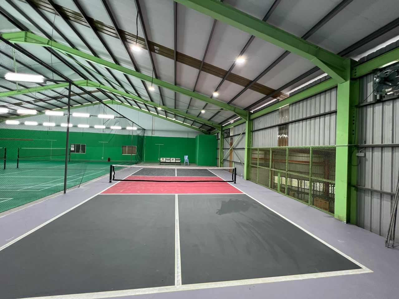 BB Smash Badminton & Pickleball Centre - Photo 4