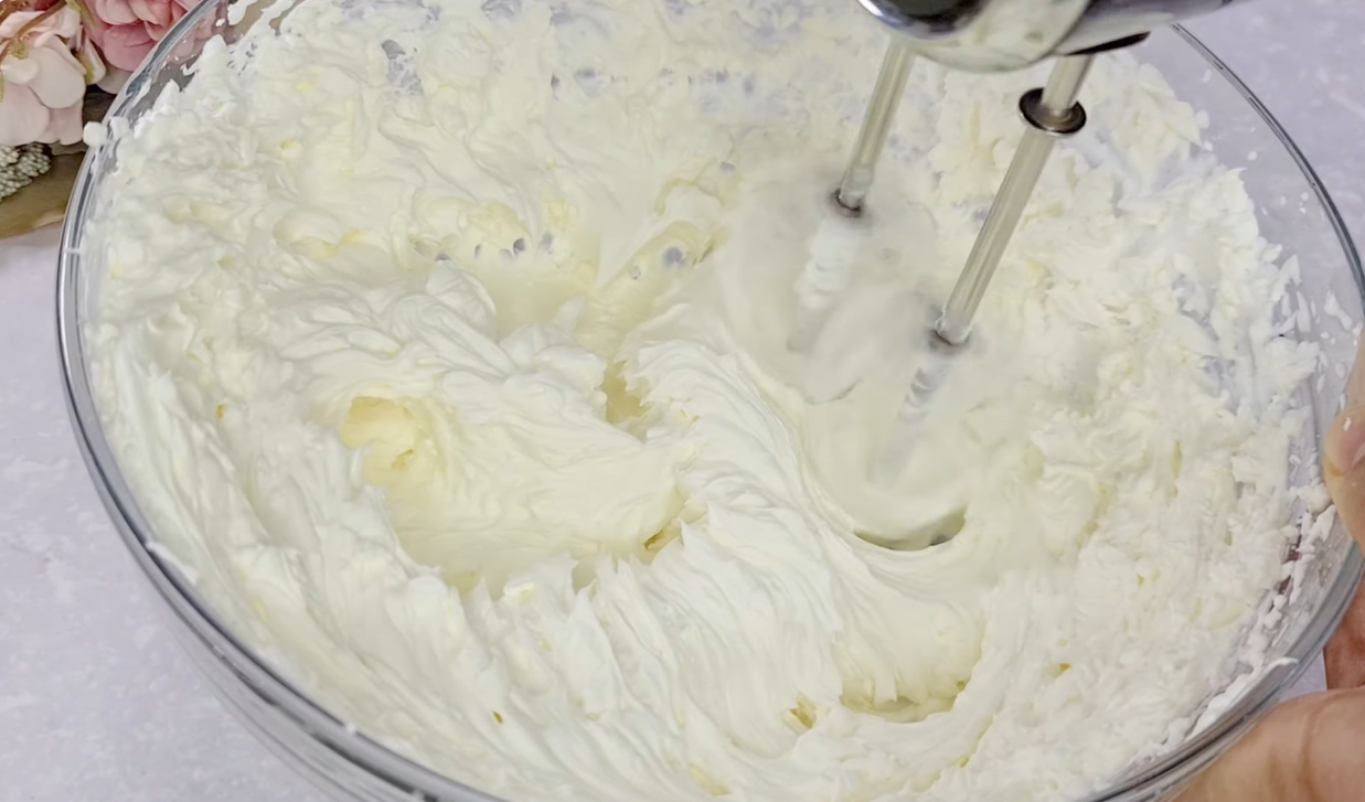 4-Ingredient Cheesecake step 4