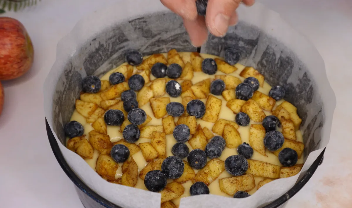 Apple Blueberries Cake step 10