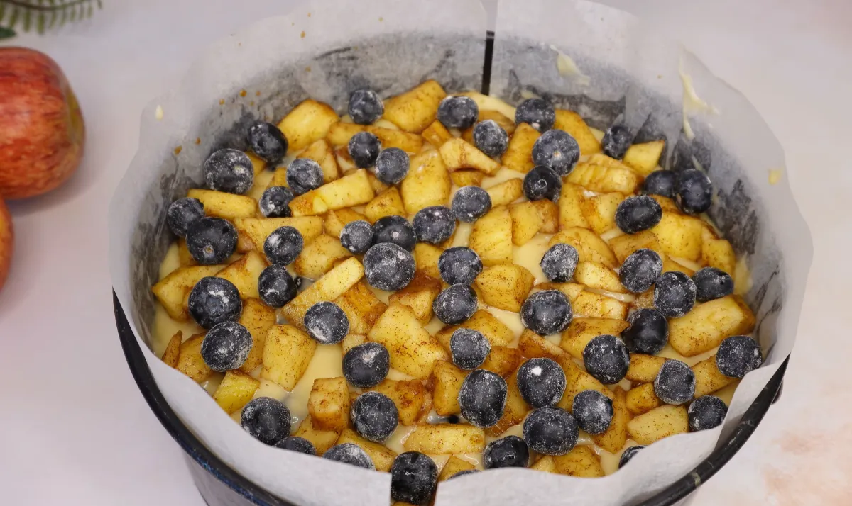 Apple Blueberries Cake step 12