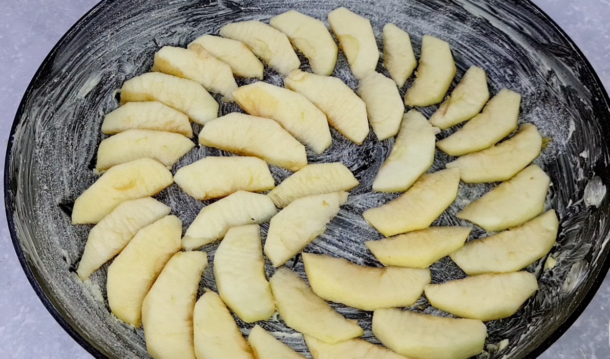 Apple Cake With Cinnamon step 7