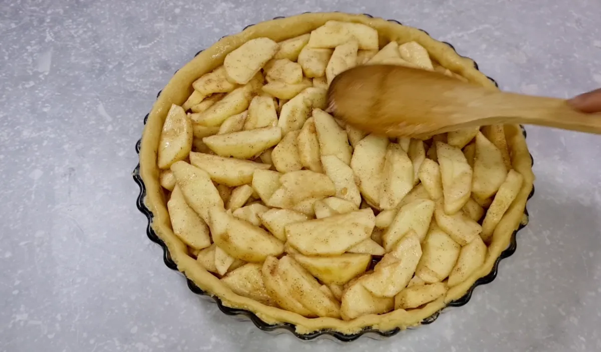 Apple Cinnamon Tart step 24