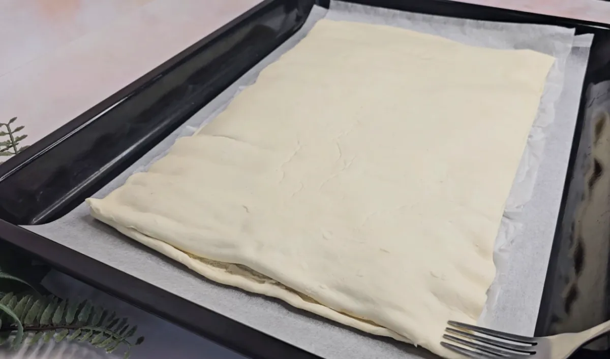 Apple Puff Pastry With Almonds step 10