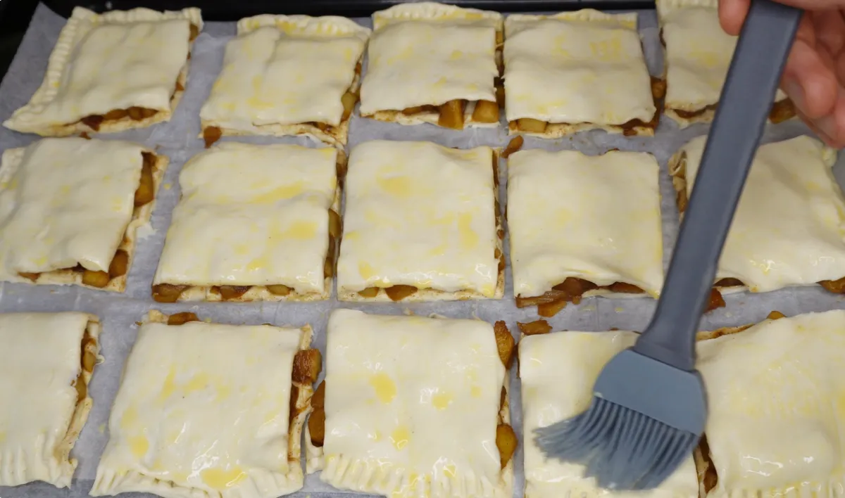 Apple Puff Pastry With Almonds step 14