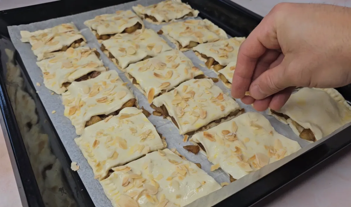 Apple Puff Pastry With Almonds step 15