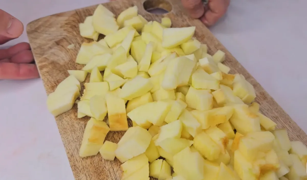 Apple Puff Pastry With Almonds step 3