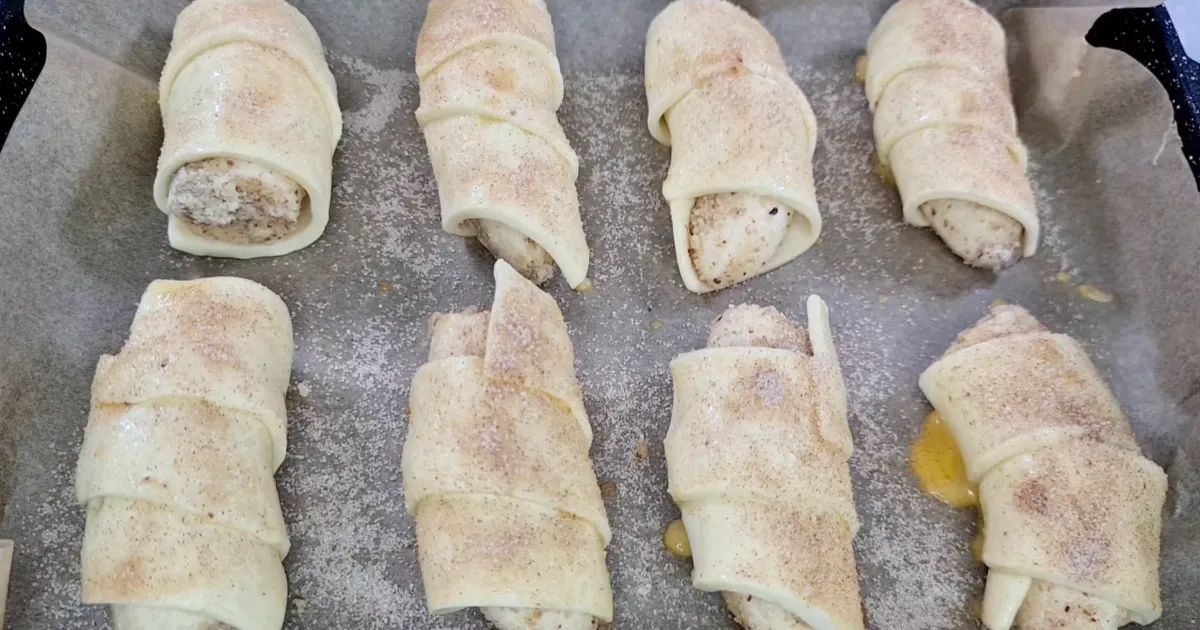 Banana Puff Pastry Rolls step 7