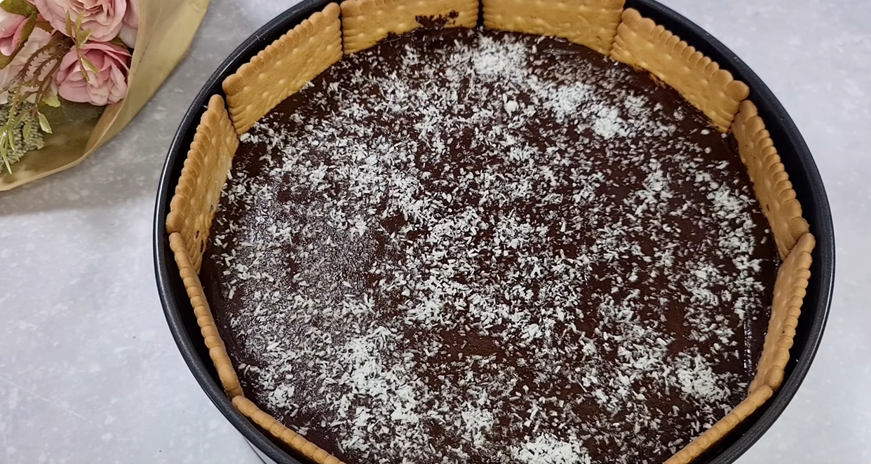 Biscuit Chocolate Vanilla Cake step 12