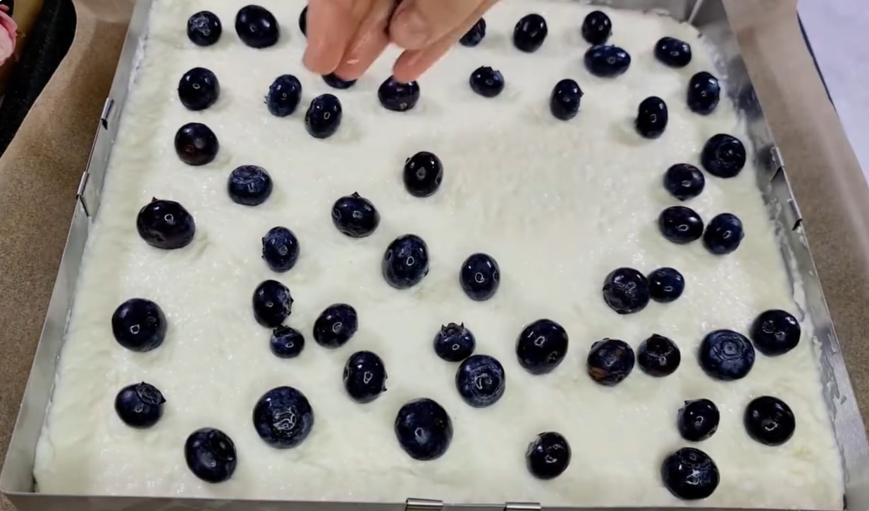Blueberry Crumble Cake step 15