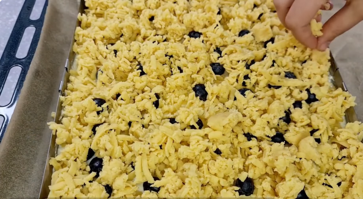 Blueberry Crumble Cake step 17