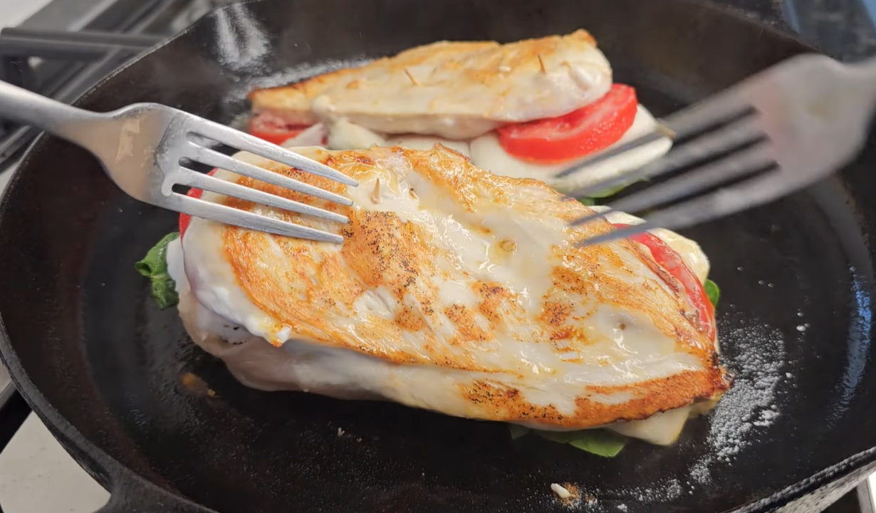 Chicken Mozzarella In a Pan step 11