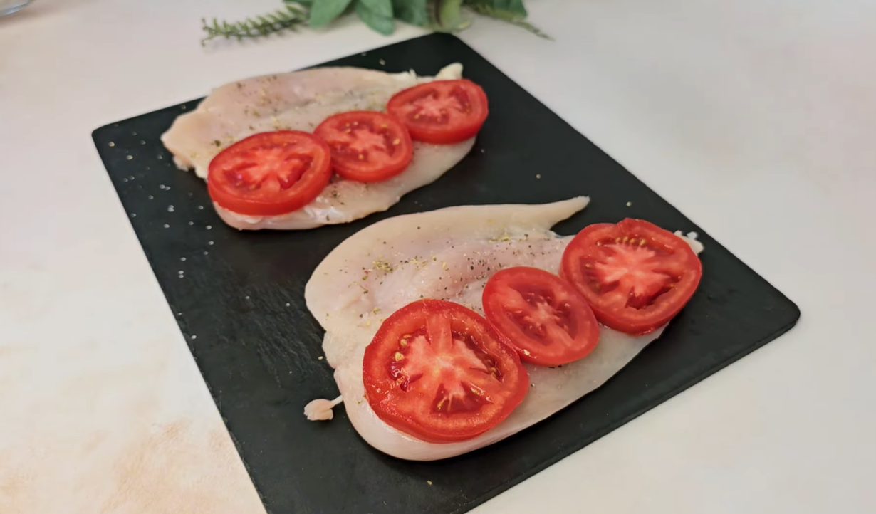 Chicken Mozzarella In a Pan step 5