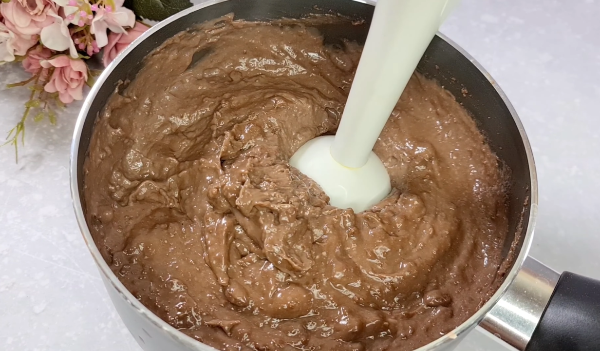 Chocolate Pudding Strawberries Cake step 12