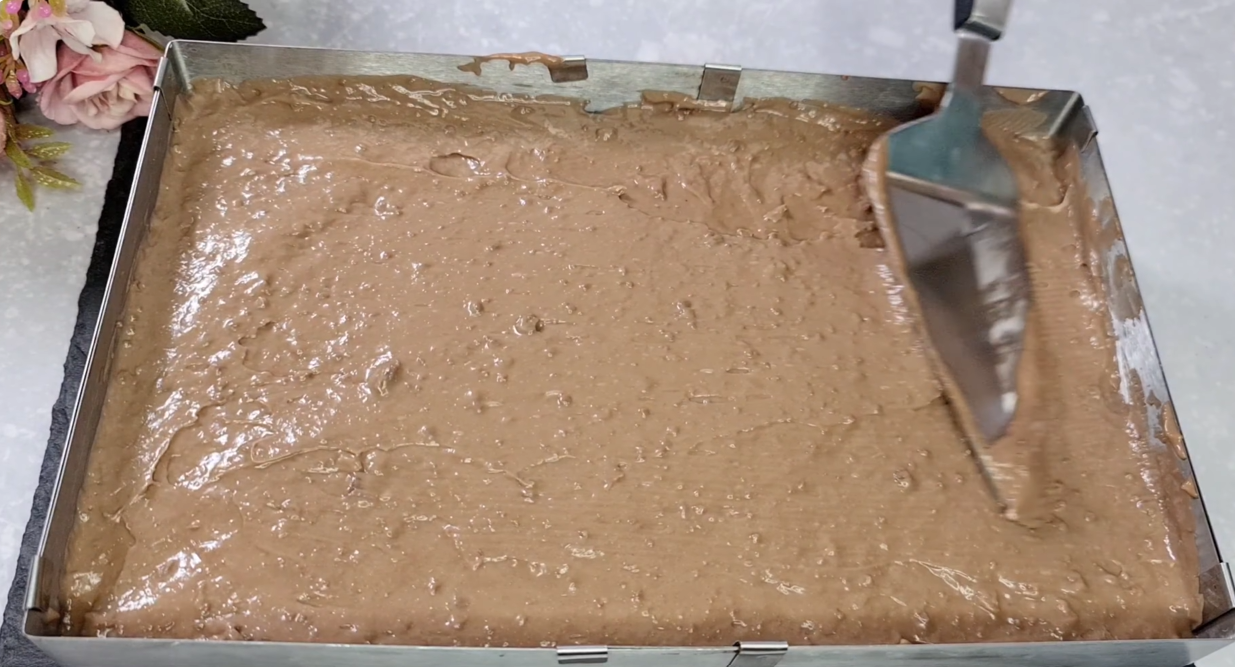 Chocolate Pudding Strawberries Cake step 15