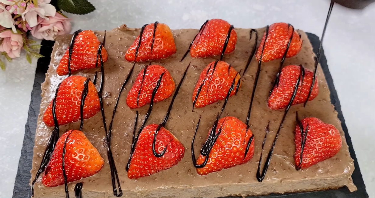 Chocolate Pudding Strawberries Cake step 21