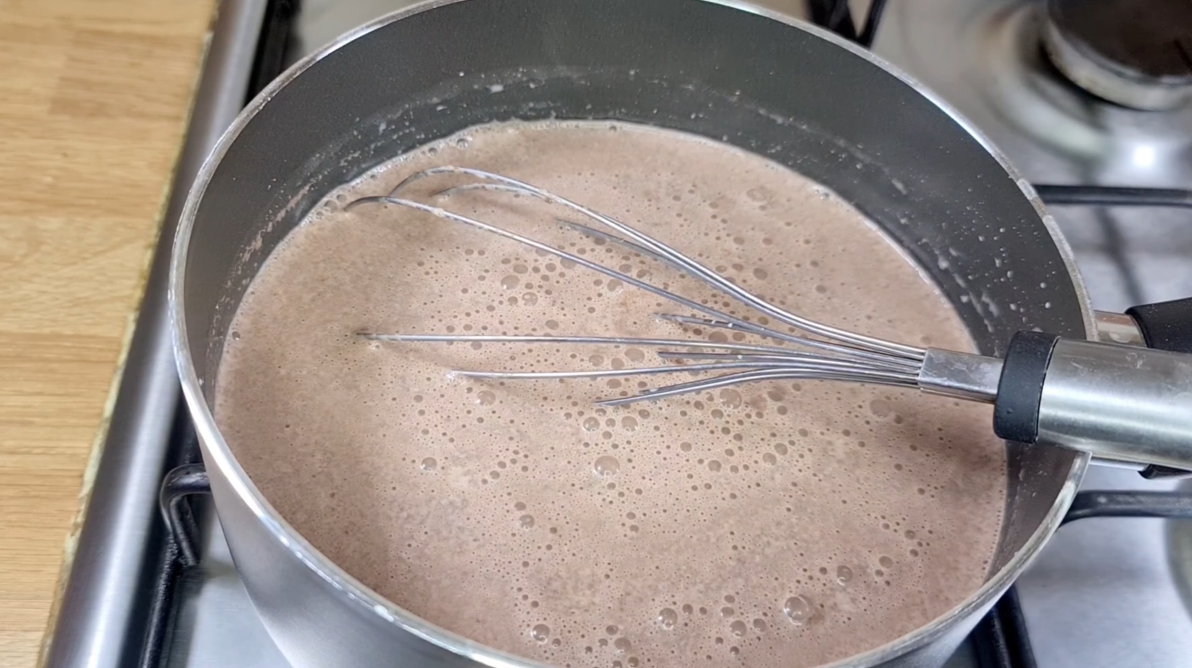 Chocolate Pudding Strawberries Cake step 5