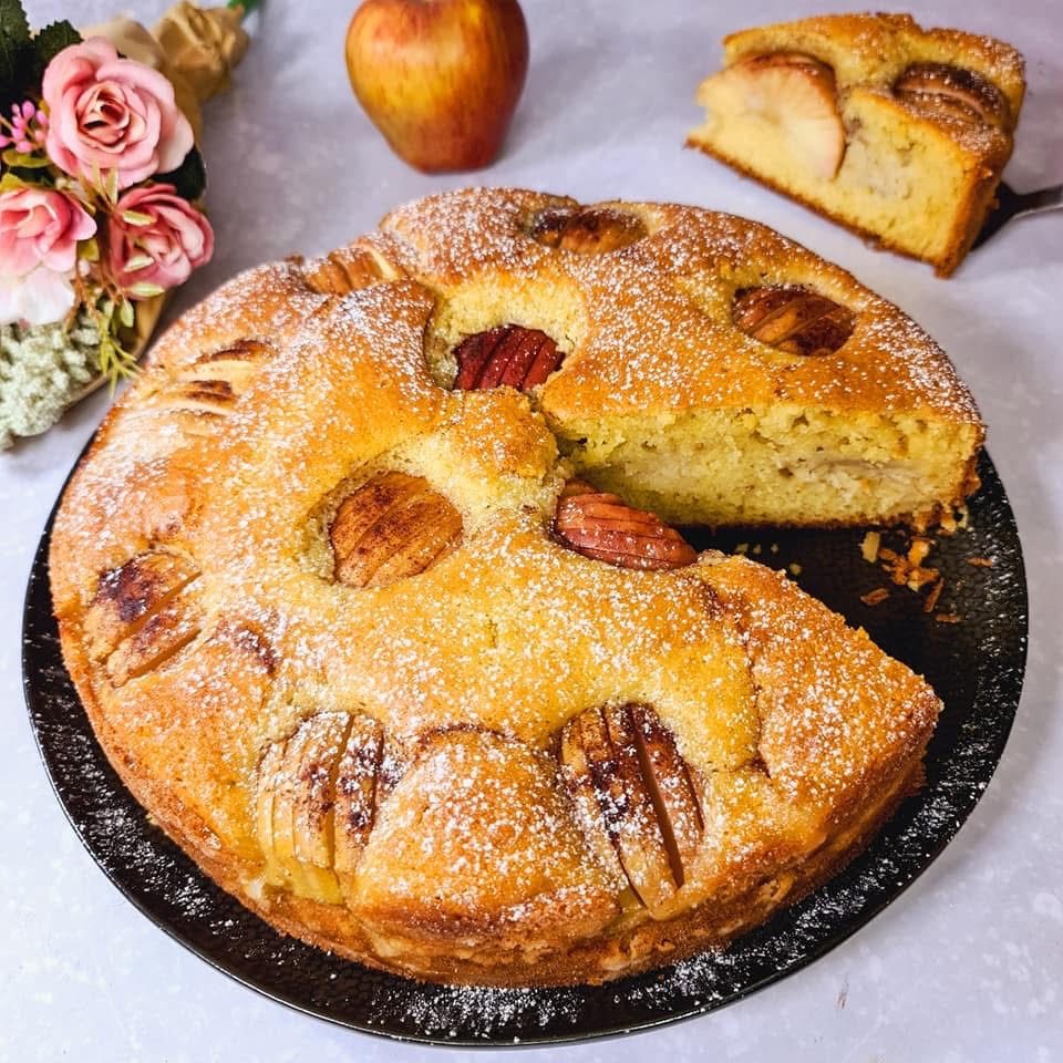Cinnamon Apple Cake