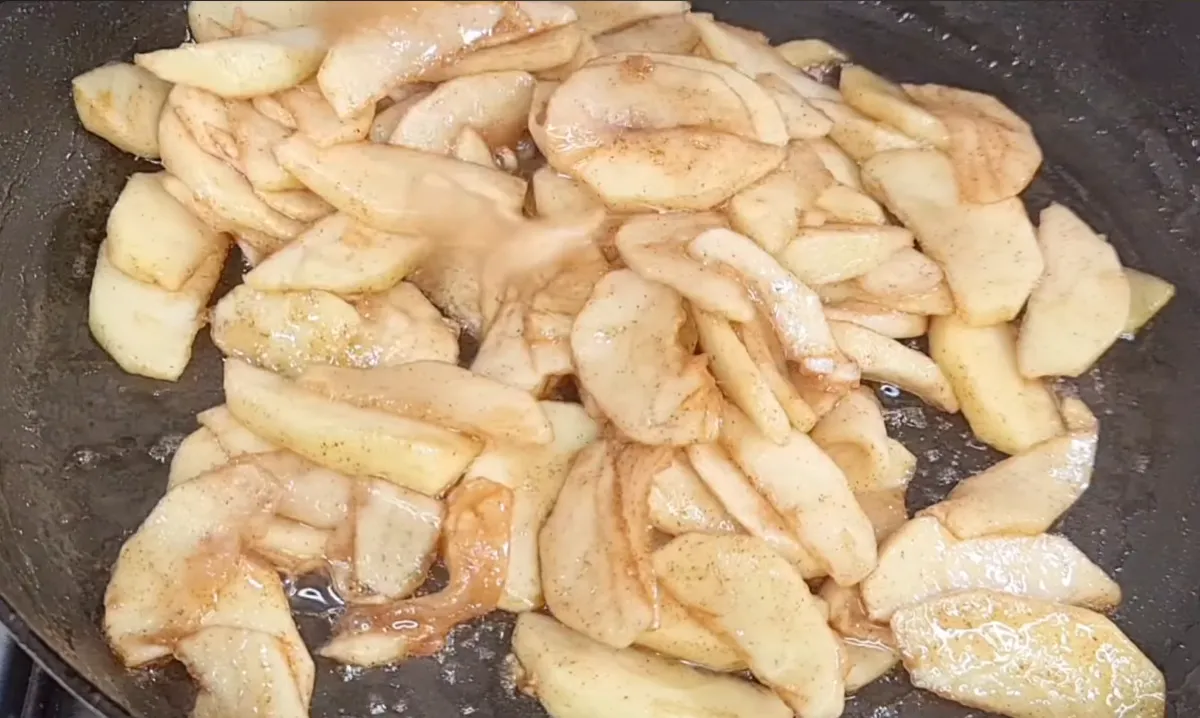 Creamy Vanilla Apple Cake step 10