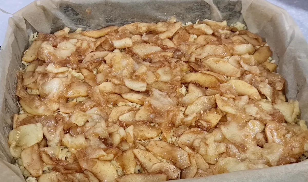 Creamy Vanilla Apple Cake step 14
