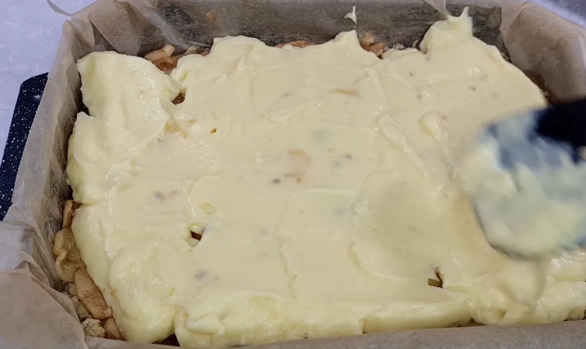 Creamy Vanilla Apple Cake step 15