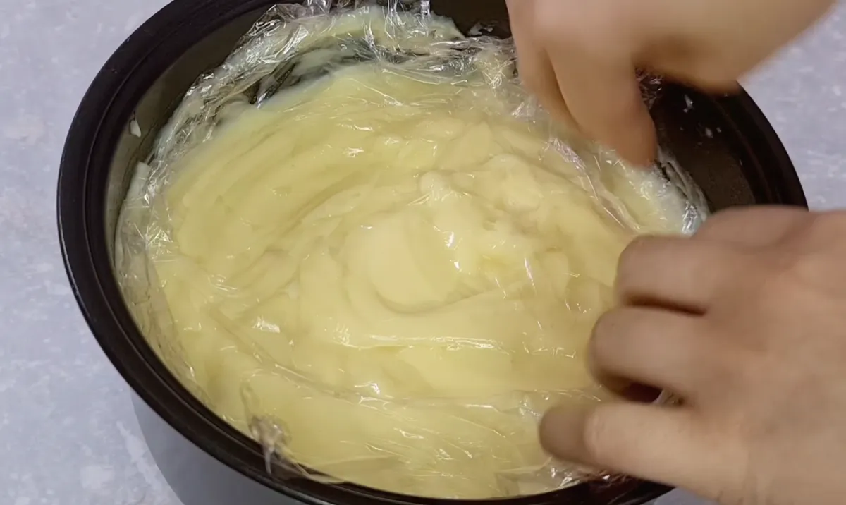 Creamy Vanilla Apple Cake step 7