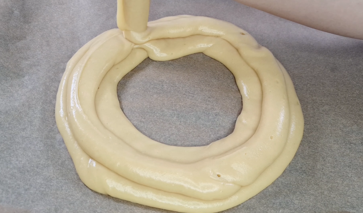 Custard Cream Layer Cake step 18