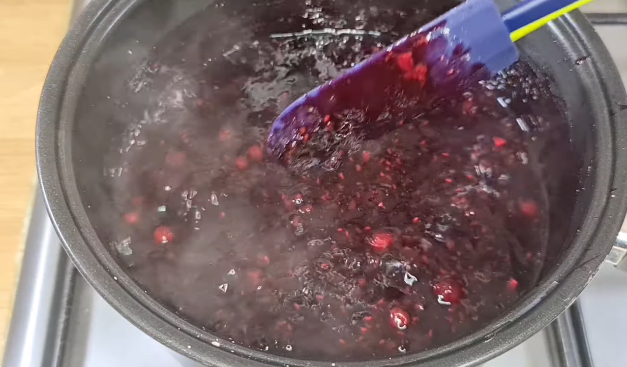 Forest Fruits Airy Cheesecake step 9