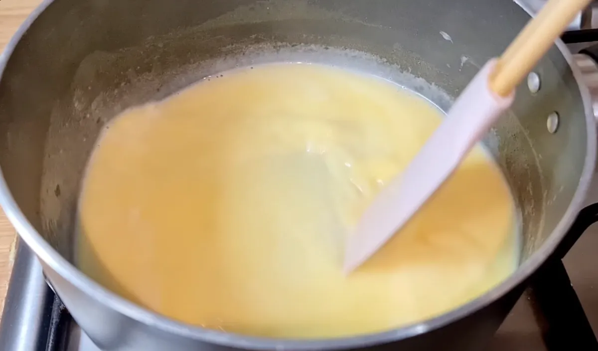 Juiciest Apple Pie step 9