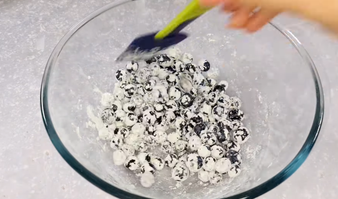 Low-Calorie Blueberry Cake step 6