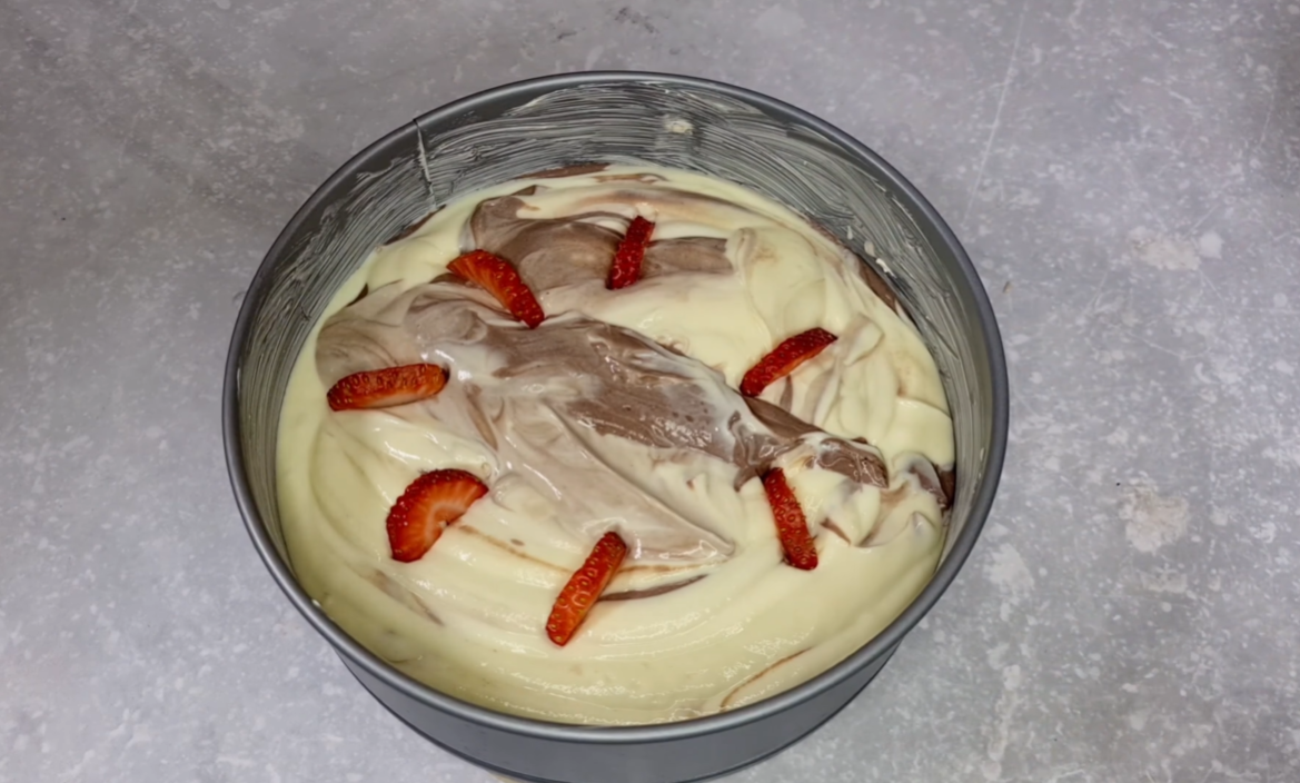 Low Calorie Chocolate Vanilla Cake step 11