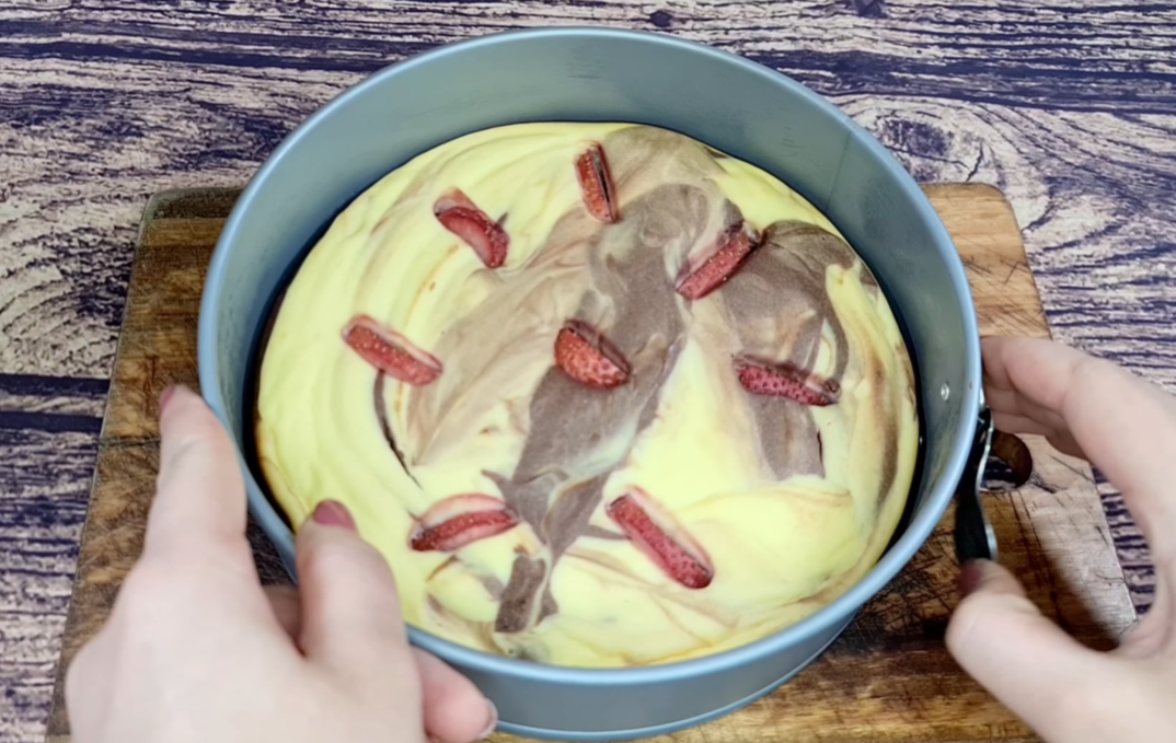 Low Calorie Chocolate Vanilla Cake step 12