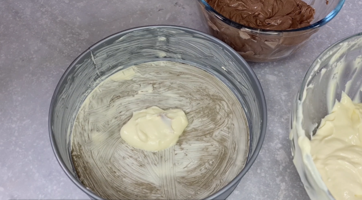 Low Calorie Chocolate Vanilla Cake step 8