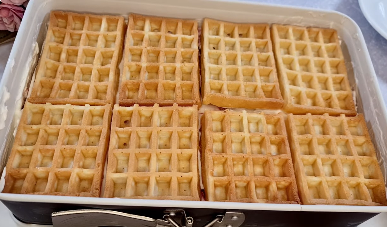 No-Bake Strawberry Waffle Cake with Cream Cheese Filling step 8