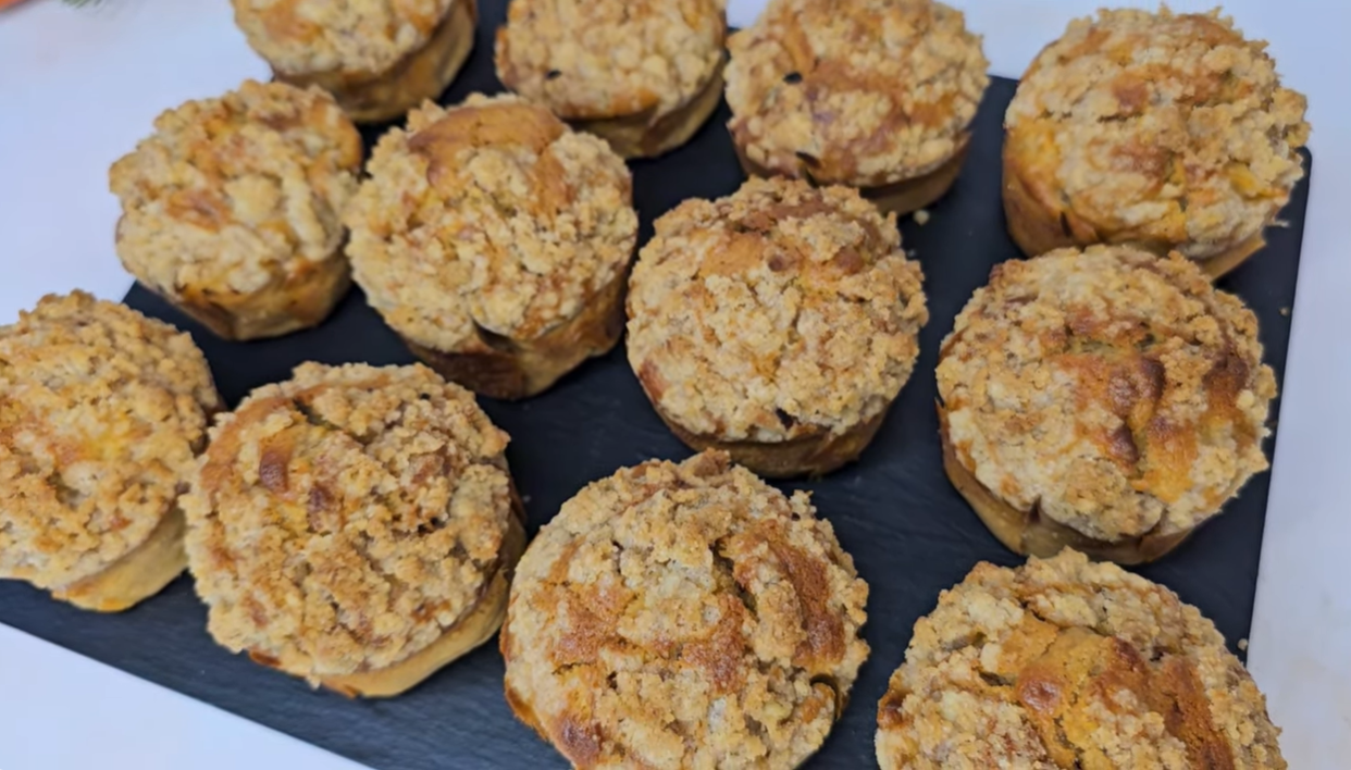 Moist Apple Crumble Muffins step 13