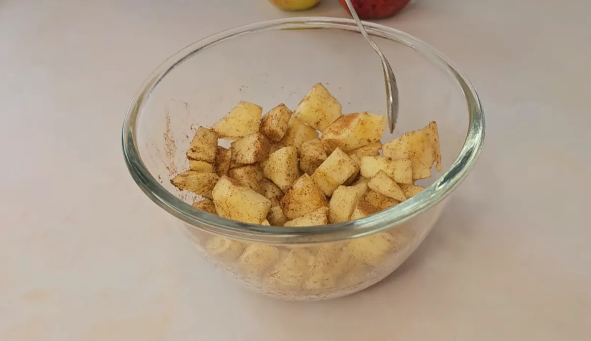 Moist Apple Vanilla Pie step 10