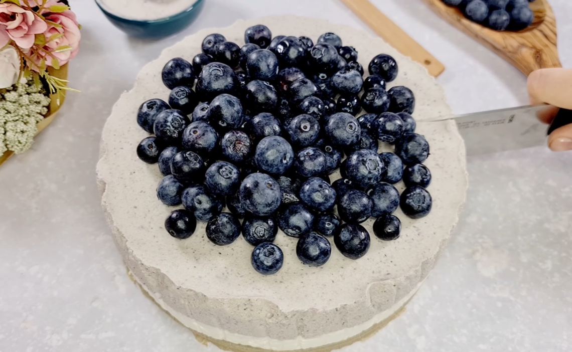 No Bake Blueberry Cheesecake step 18