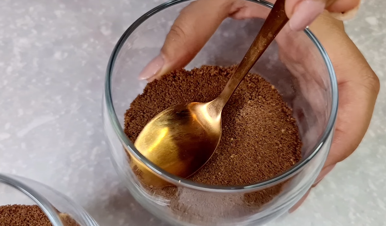 No Bake Chocolate Biscuit Pudding step 2