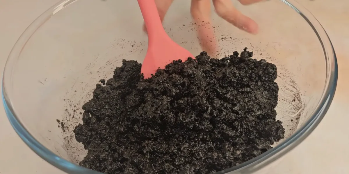 No Bake Halloween Cake step 2