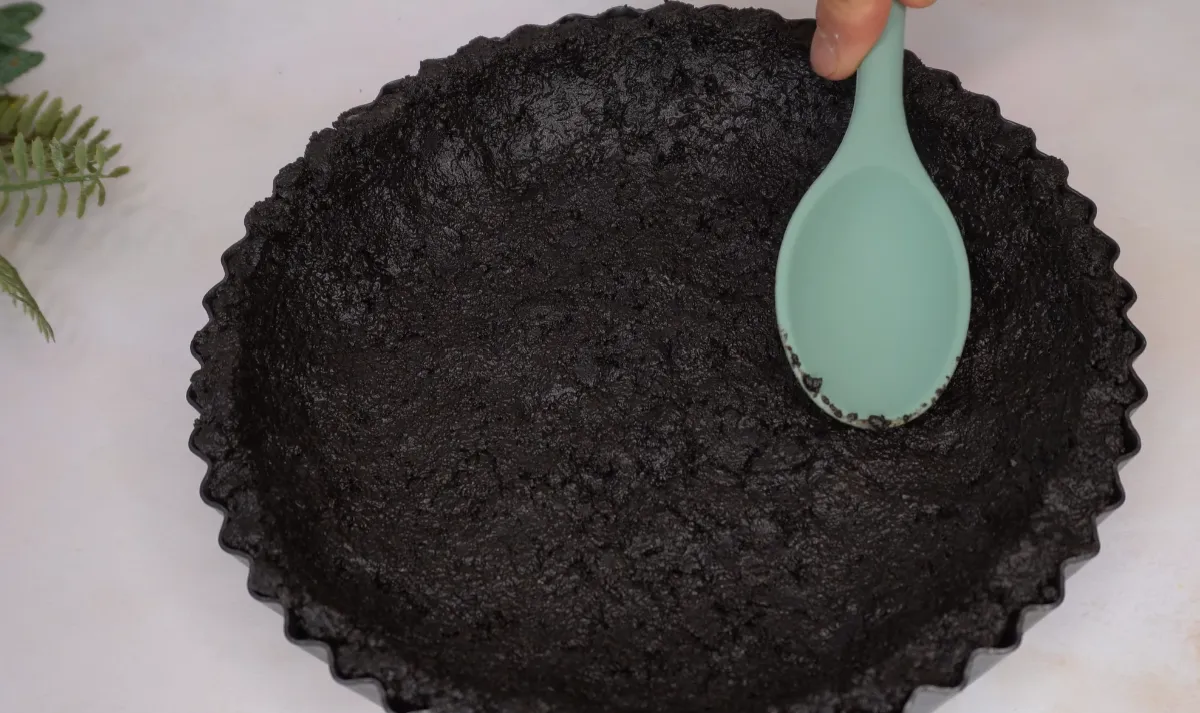 No Bake Halloween Cake step 3