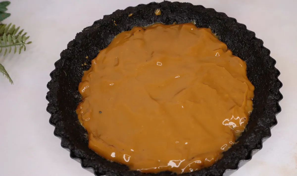 No Bake Halloween Cake step 4