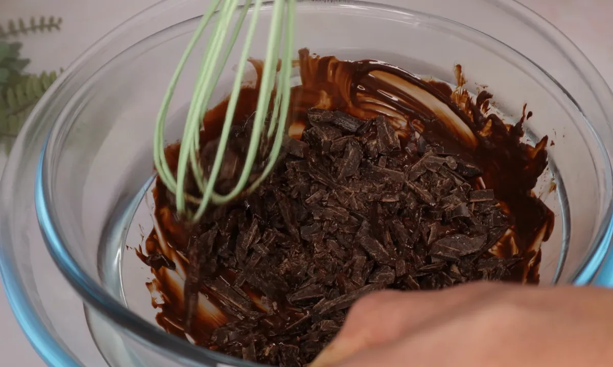 No Bake Halloween Cake step 7