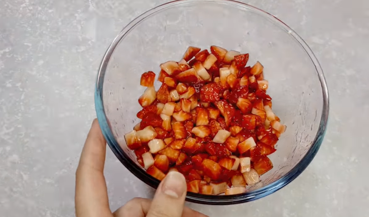 No Bake Strawberry Cheesecake Cups step 1